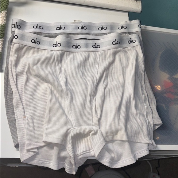 Set of 6 - ALO Yoga White Ribbed Bra & Boy Shorts Set - Picture 5 of 9